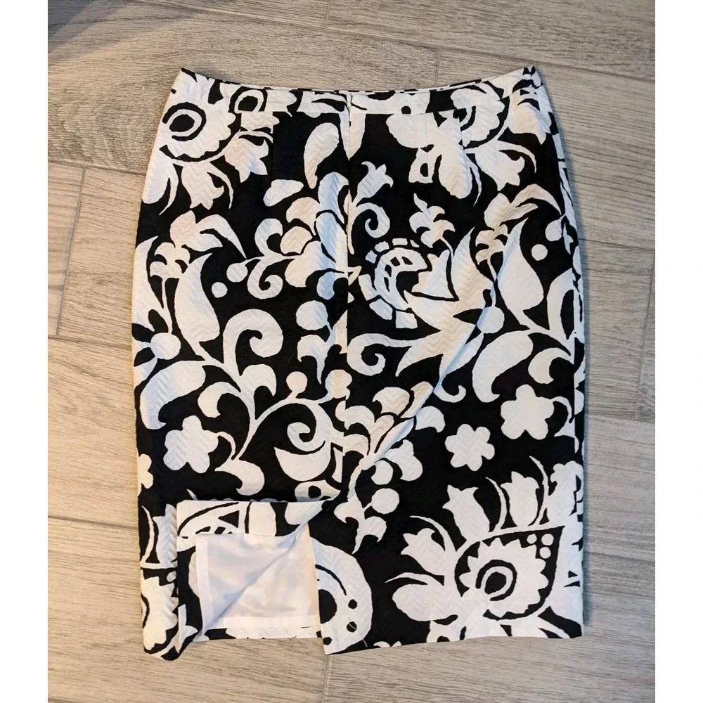 99 TALBOTS Black White Bold Flower Paisley Pencil Skirt Sz 4 Office Zip Lined 45